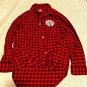 Size 7 Carter’s plaid long sleeve button up with bow on the bottom